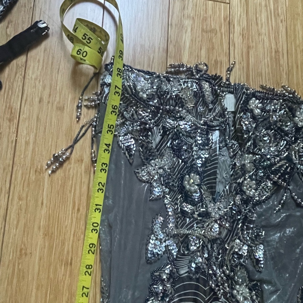 Silver metallic belly dance costume with asymmetrical sleeve - Picture 5 of 16
